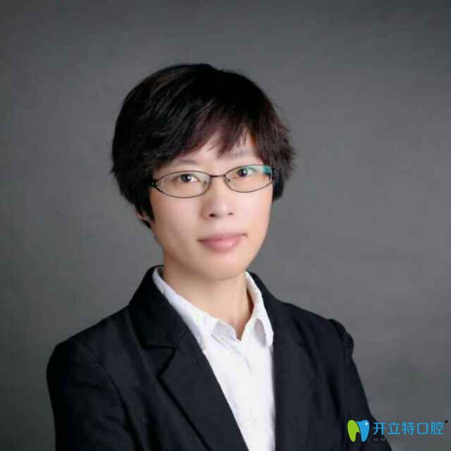 艾芳口腔醫(yī)護團隊帶頭人段銀鈴博士