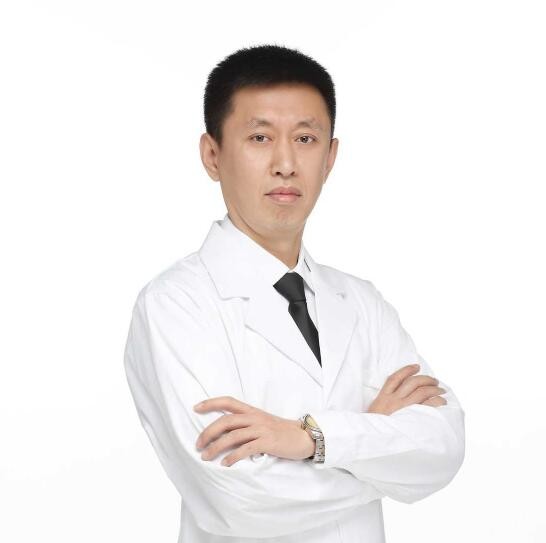 沈陽完佩口腔門診部 劉江浩