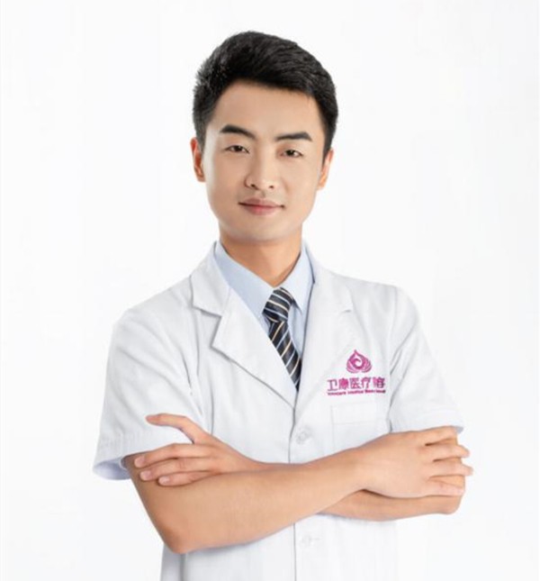 臨沂微整美容醫(yī)院口腔科潘金龍