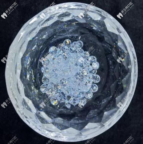 水晶鋯