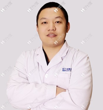 烏魯木齊美奧口腔門(mén)診部朱啟迪